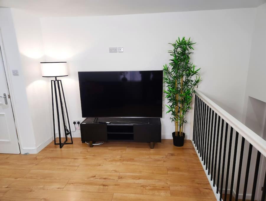Hutchcomb Villa, 4 Bed Luxury House,Oxford+Parking エクステリア 写真